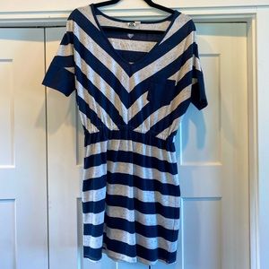 Roxy Size Medium Striped Casual Dress